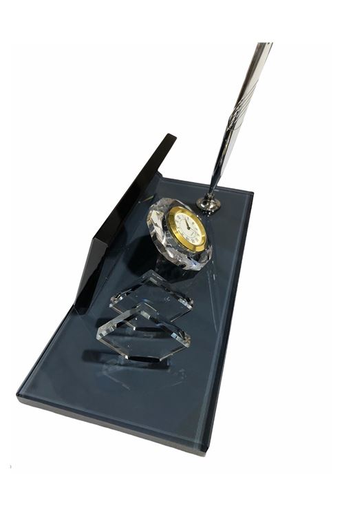 Kristal Masa İsimliği