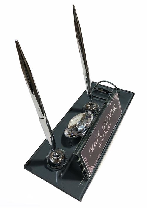 Kristal Masa İsimliği